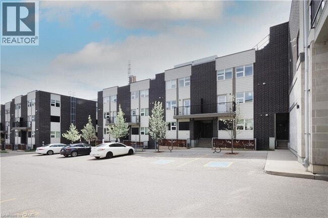 Building Photo - 288 Albert St