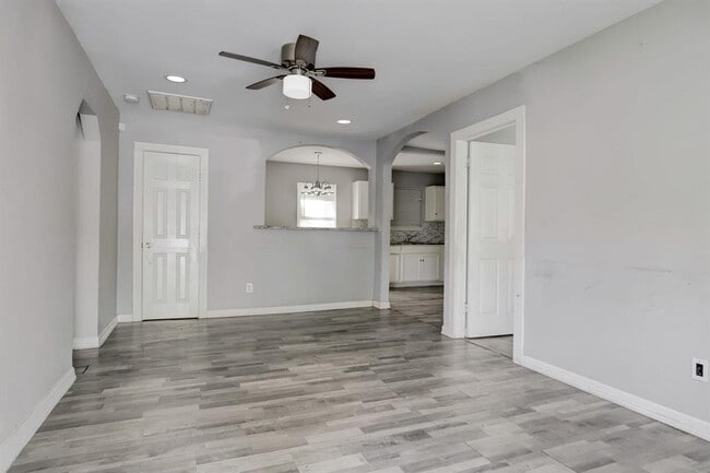 Building Photo - 7438 Bywood St