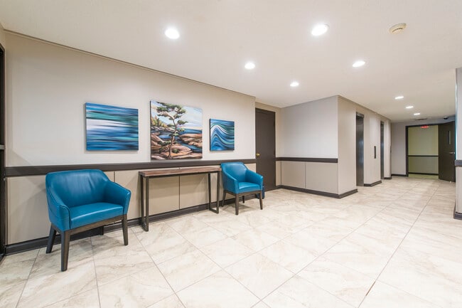 Building Photo - Heritage Place Apartments