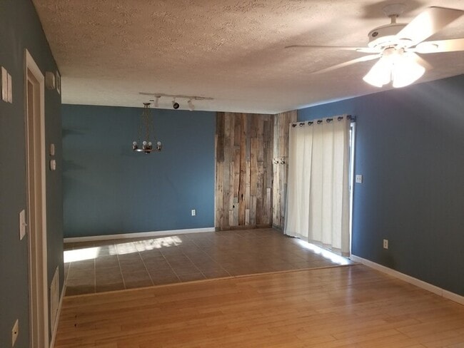 Building Photo - 1021 Sourwood Ct
