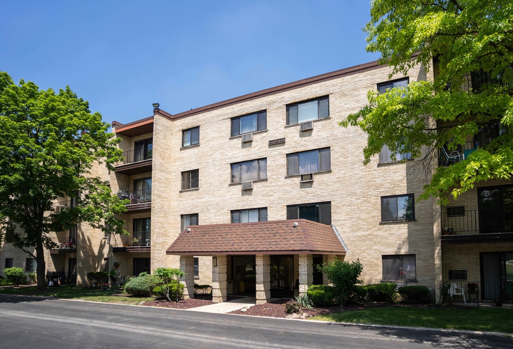 7221 Wolf Rd Unit 211, Indian Head Park, IL 60525 Condo for Rent in