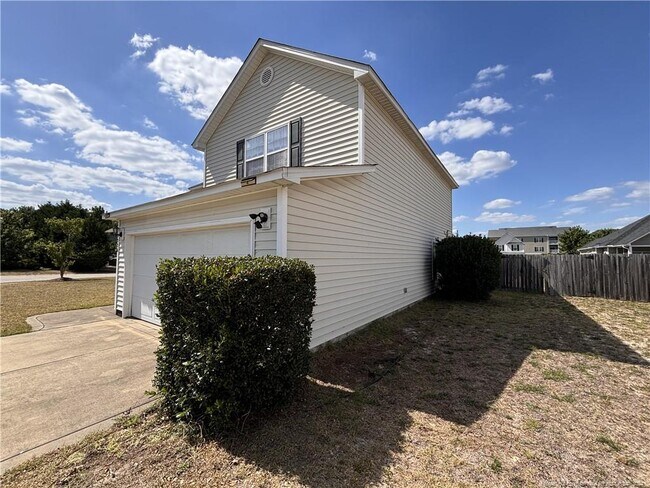 Building Photo - 3536 S Peak Dr