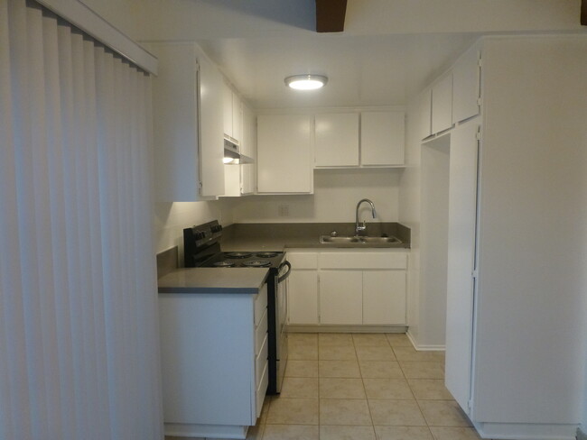 Building Photo - 11621 Braddock Dr