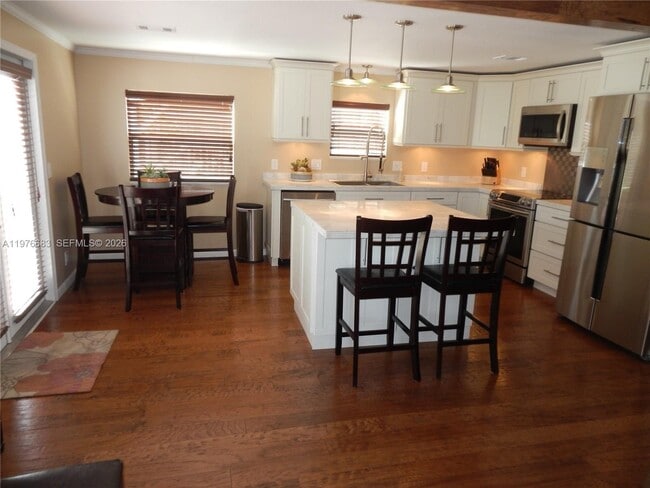 Foto del edificio - 2461 SW 50th St