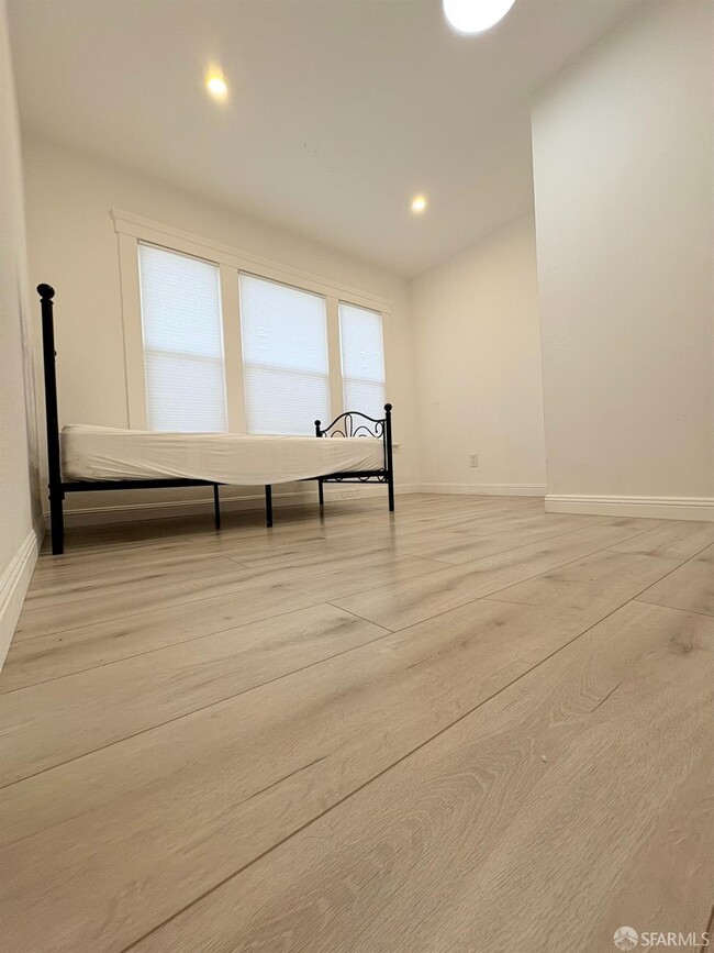 Foto del edificio - 848 Girard St