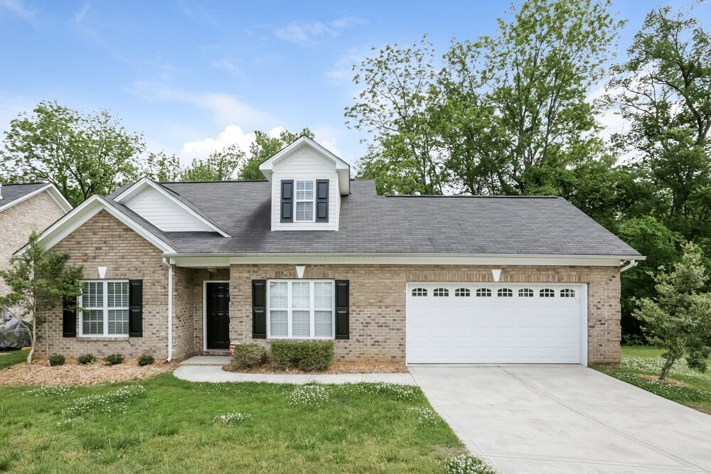 Primary Photo - 3319 Westridge Ln SW