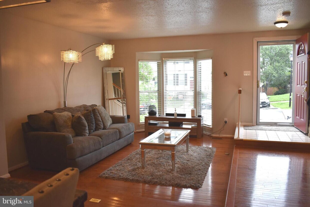Foto principal - 14618 McKnew Rd