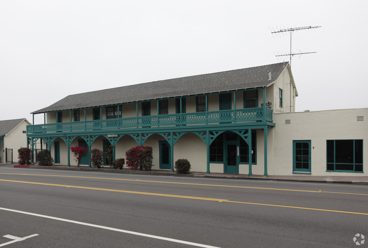 Building Photo - Casa De Garcias