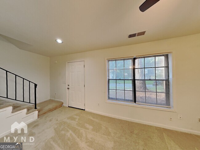 Foto del edificio - 1963 Whitehall Forest Ct SE