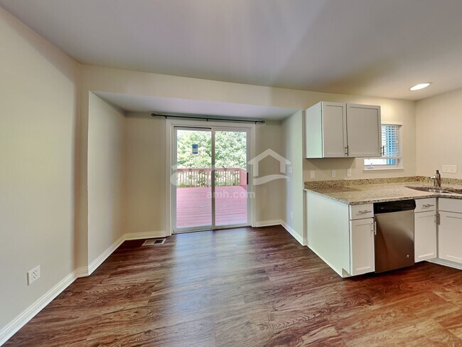 Building Photo - 6377 Beecher Ct
