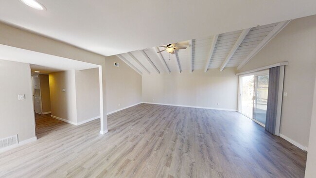 Foto del edificio - Newly Remodeled 4BD/2BA (Lease out, pending signatures. Check back in a few days!)