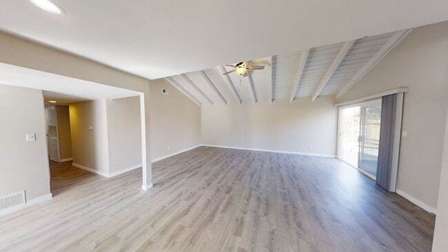 Building Photo - Newly Remodeled 4BD/2BA