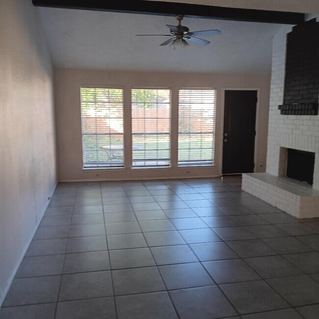 Foto del edificio - 9610 Wellsworth Dr