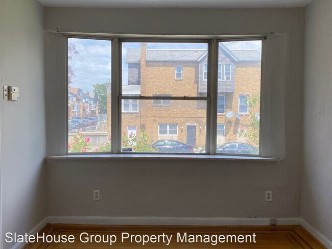 Building Photo - 3 br, 1 bath House - 2650 S 65th St