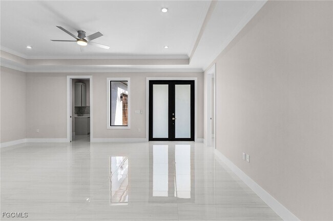 Foto del edificio - 1332 Desoto Blvd N