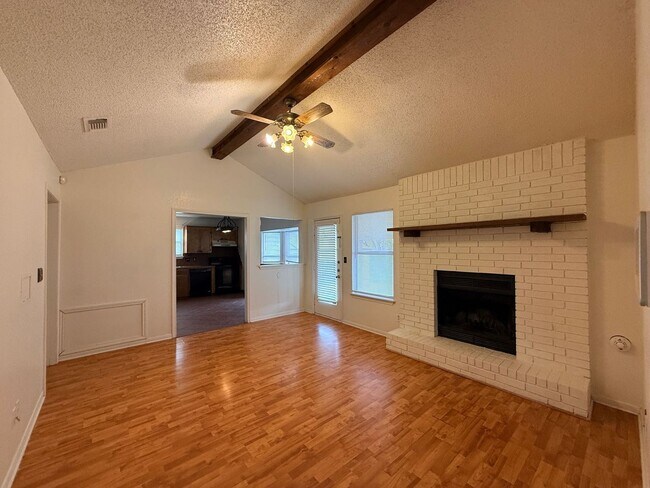 Foto del edificio - RENT REDUCTION & RENT SPECIAL - AVAILABLE NOW!