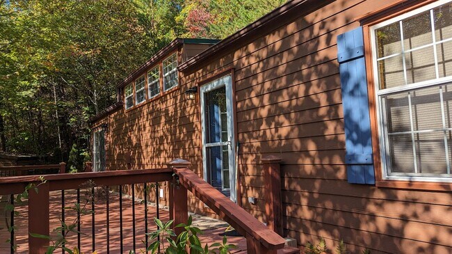 Building Photo - Adorable 1BD/1BA Tiny Home in the Isis Cov...