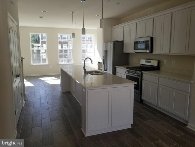 Kitchen - 3534 Gentle Breeze Dr