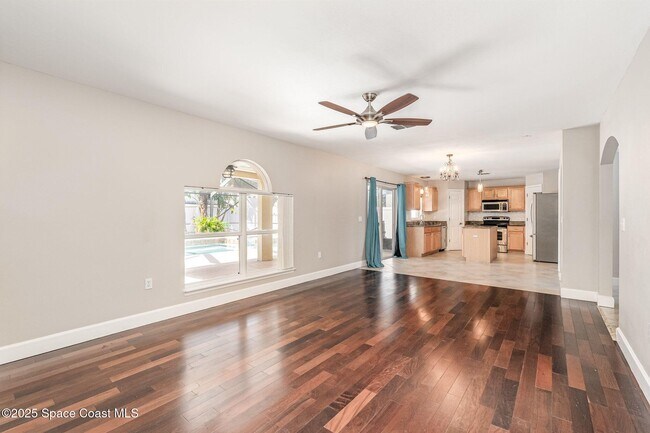 Building Photo - 5277 Mansford Pl