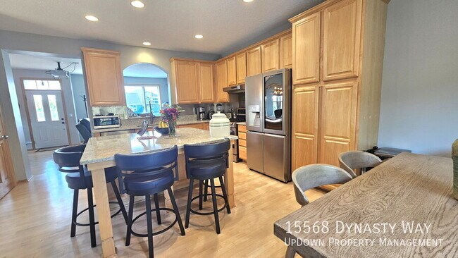 Foto del edificio - 15568 Dynasty Way