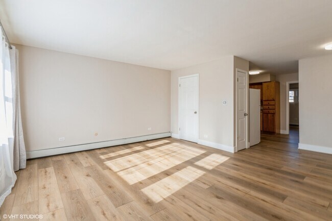 Foto del edificio - 1105 Holiday Ln