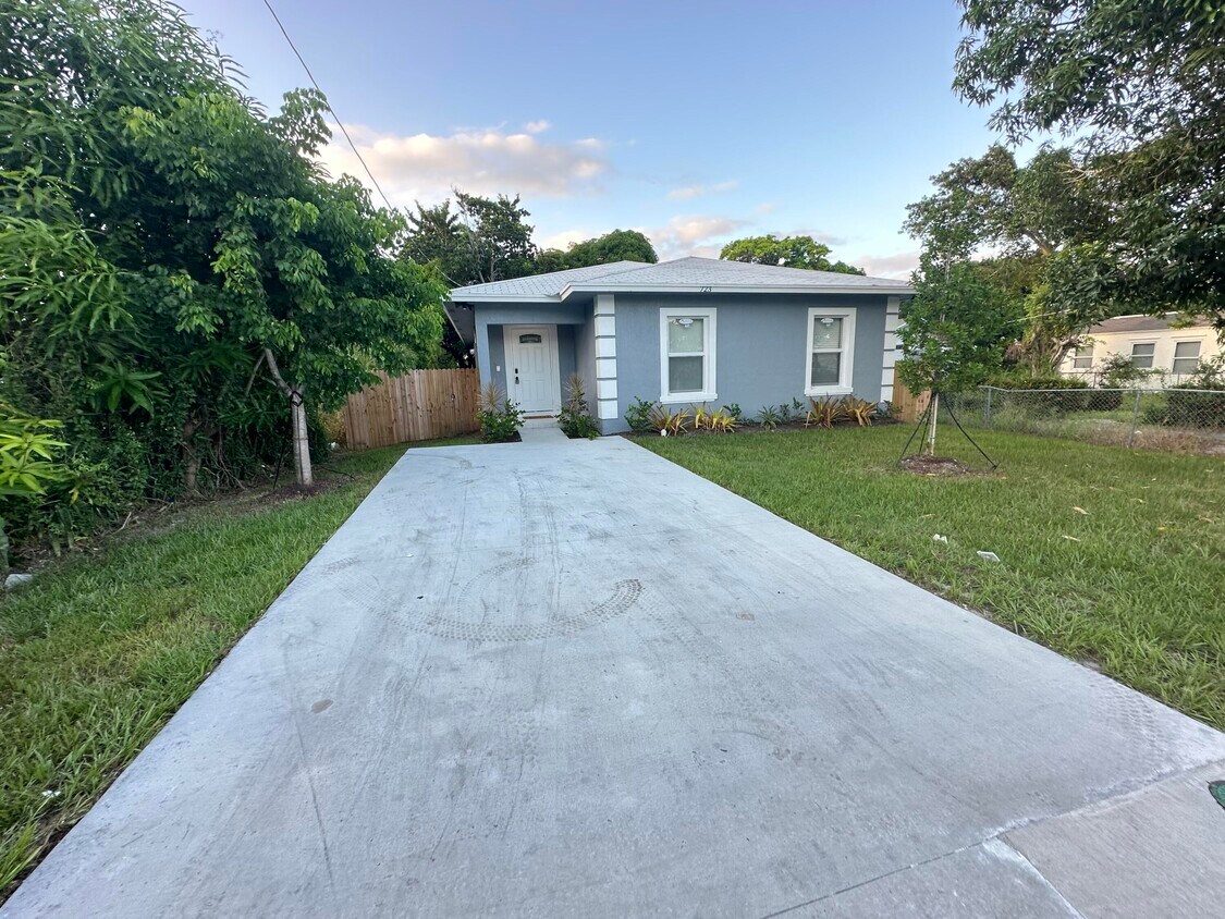 Foto principal - 723 20th St
