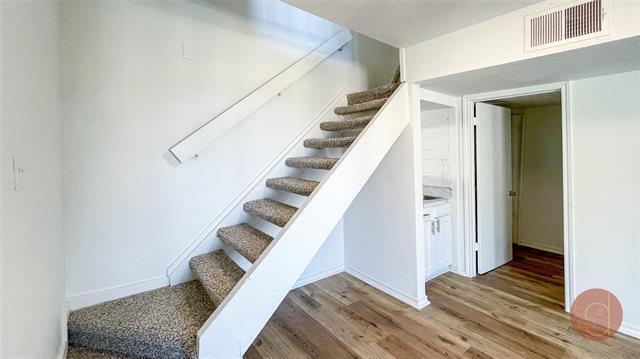 Foto del edificio - 6026 Stoneybrook Dr
