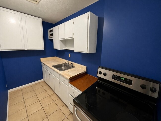 Foto del edificio - 6427 Woodstone Ter