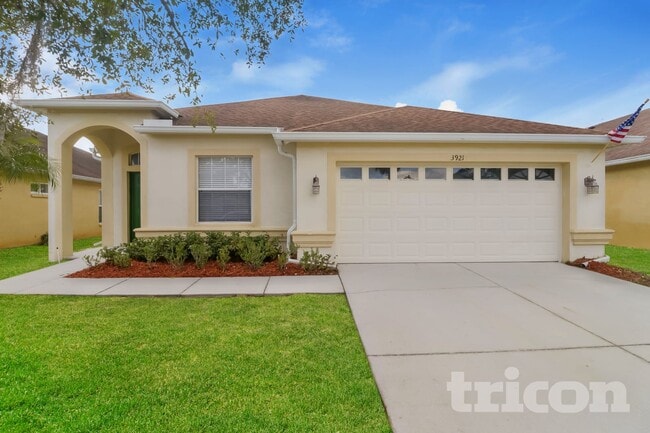 Building Photo - 3921 Langdrum Dr