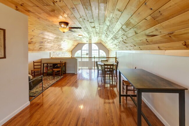 Foto del edificio - 2109 Dunk Hill Rd