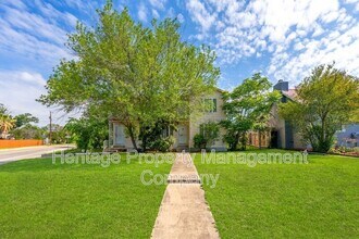 Building Photo - 229 Alexander Hamilton Dr