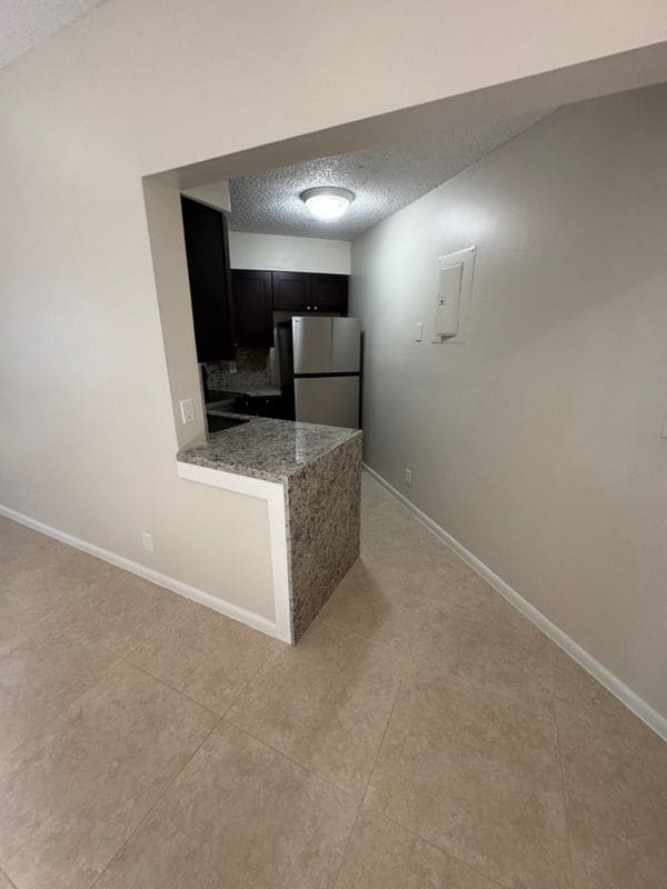 Foto del edificio - 211 Lake Pointe Dr