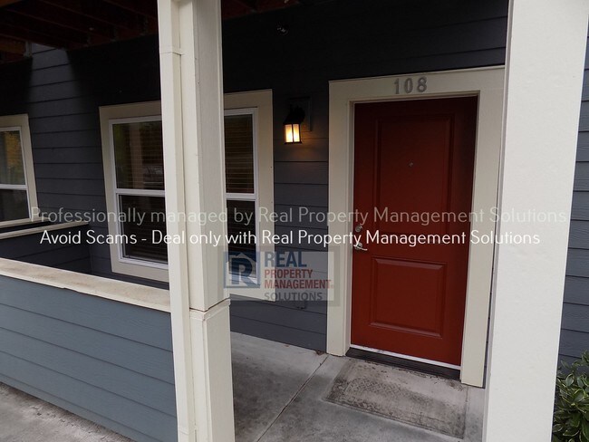 Building Photo - 16280 SW 113th Ave