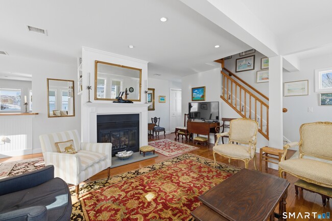 Building Photo - 2 Miller St