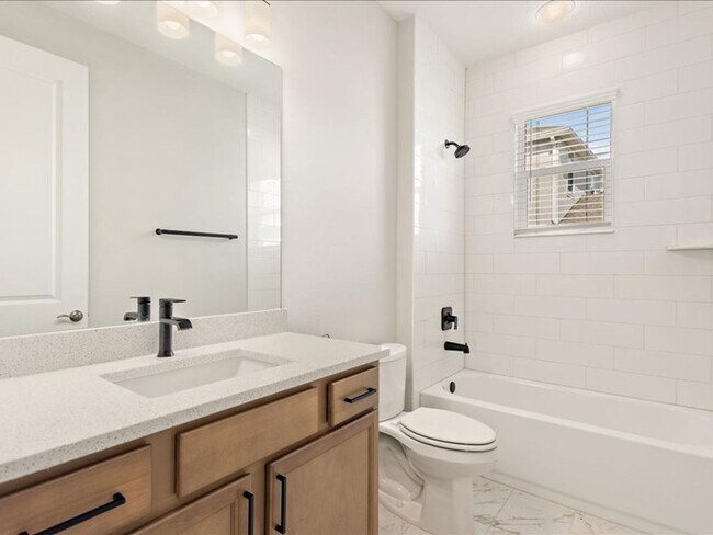 Building Photo - Modern Comfort & Convenience: 3BR Home wit...