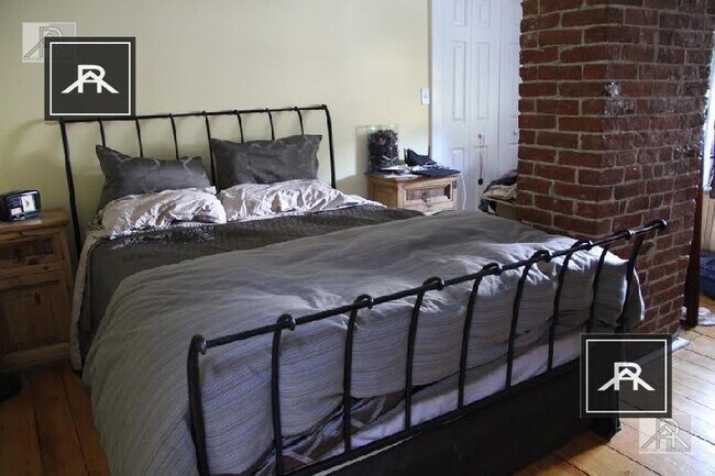 Foto del edificio - 4 bedroom in Brighton MA 02135