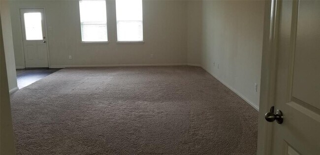 Foto del edificio - 2906 Seacrest Ln