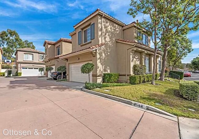 Building Photo - 3 br, 2.5 bath House - 16 Calle De Vida