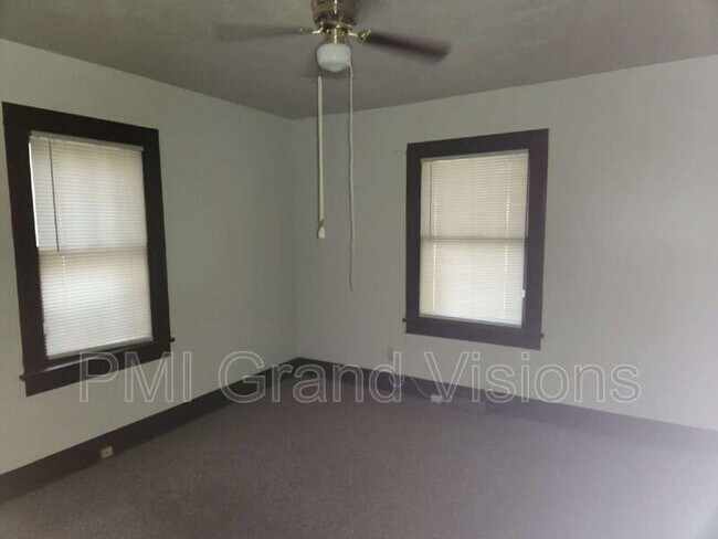 Foto del edificio - 2055 E Prairie Ave