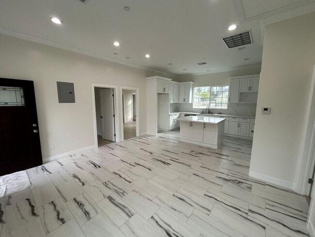 Foto del edificio - 610 N Hidalgo Ave