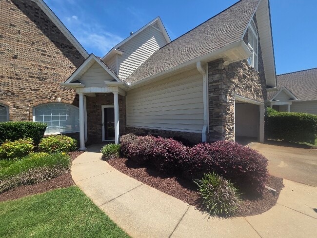 Foto del edificio - 418 Rosemeade Ct
