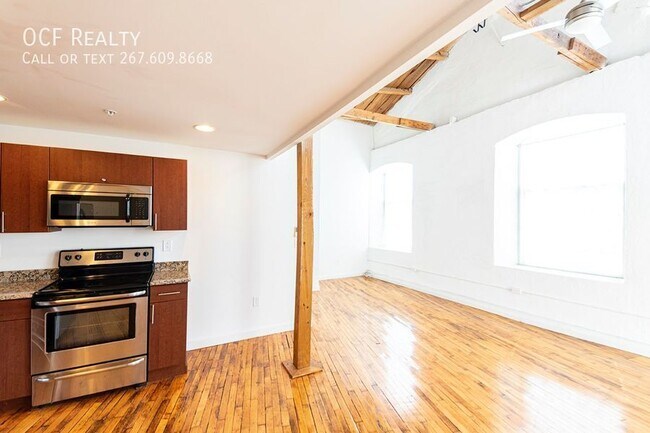 Building Photo - 4 Leverington Ave