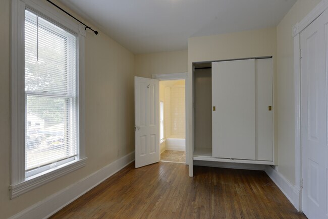 Bedroom - 2517 Monroe St NE