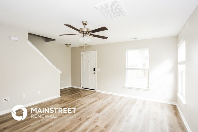 Foto del edificio - 5708 Shining Oak Ln