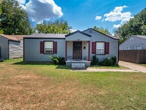 Building Photo - 220 W Jacobs Dr