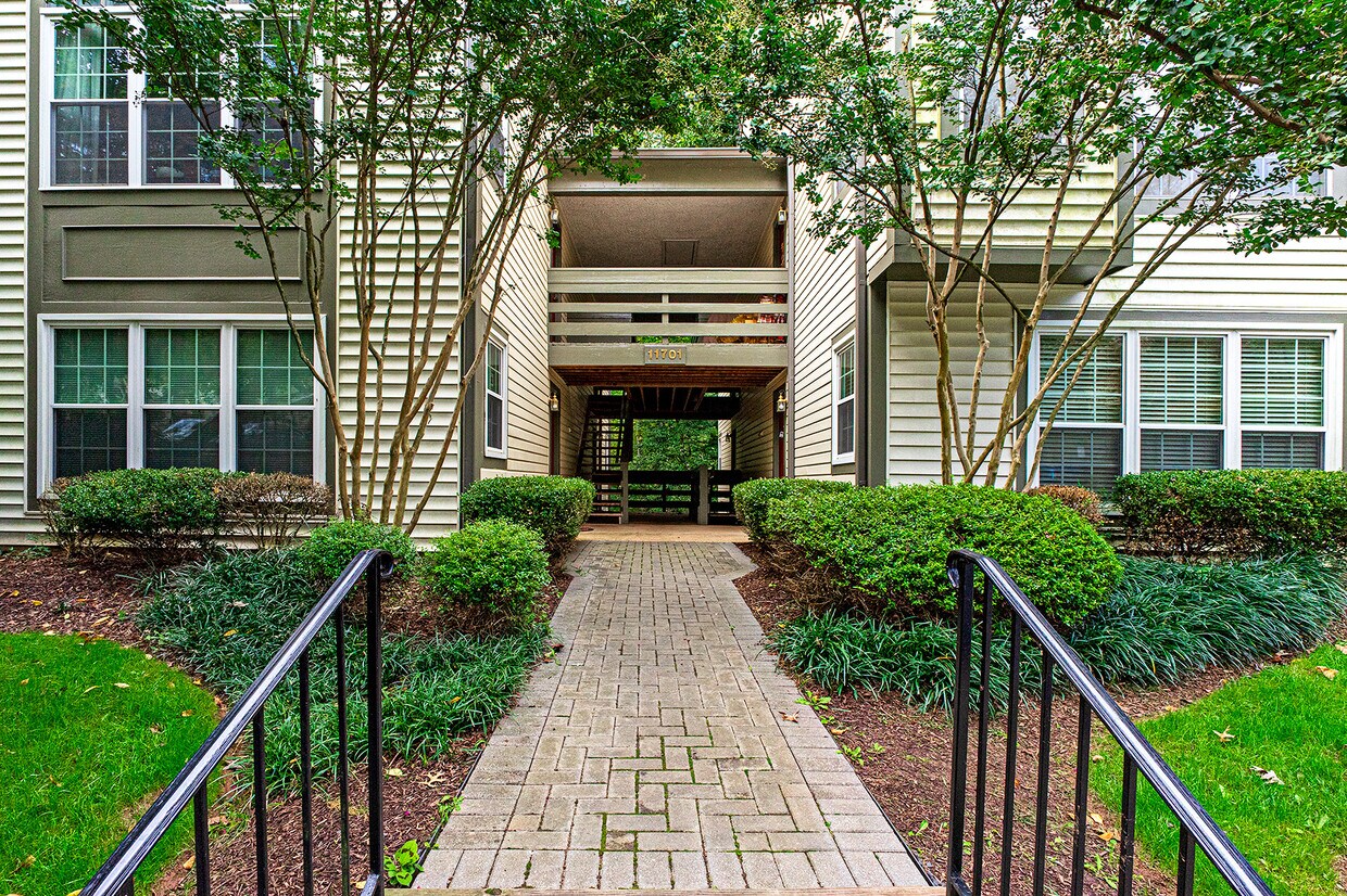 Primary Photo - 11701 Karbon Hill Ct