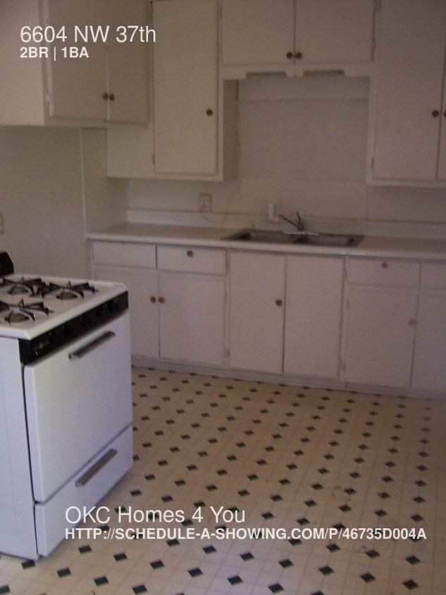 Building Photo - 6604 NW 37th St