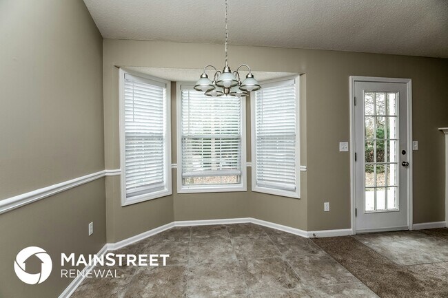 Foto del edificio - 831 Rosewood Cir