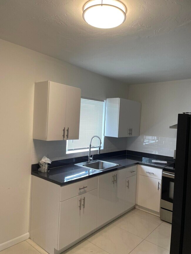 Foto del edificio - 1942 Funston St