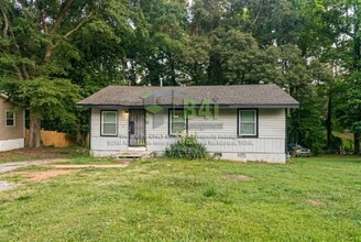 Building Photo - 1313 Ridgeview Dr
